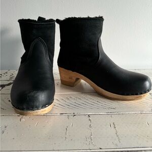 No 6 Sz40 Shearling Pull On Clog Boots on Mid Heel